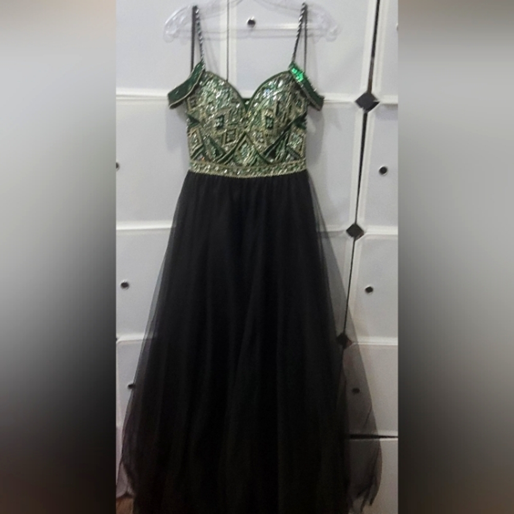 Lucci Lu 28003 formal beaded gown brand new never worn.